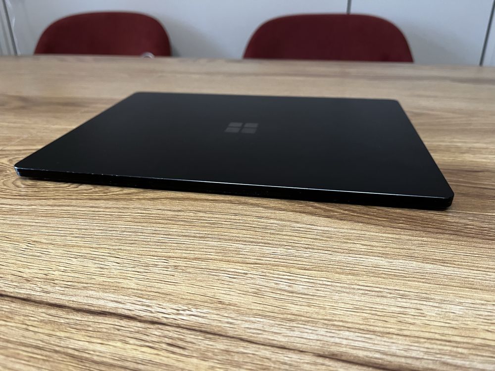 Microsoft Surface Laptop 5 i5-1245u 8gb 256 SSD