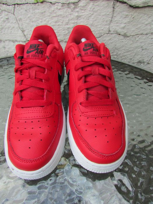 Маратонки Nike Air Force 1 '07 'University Red'