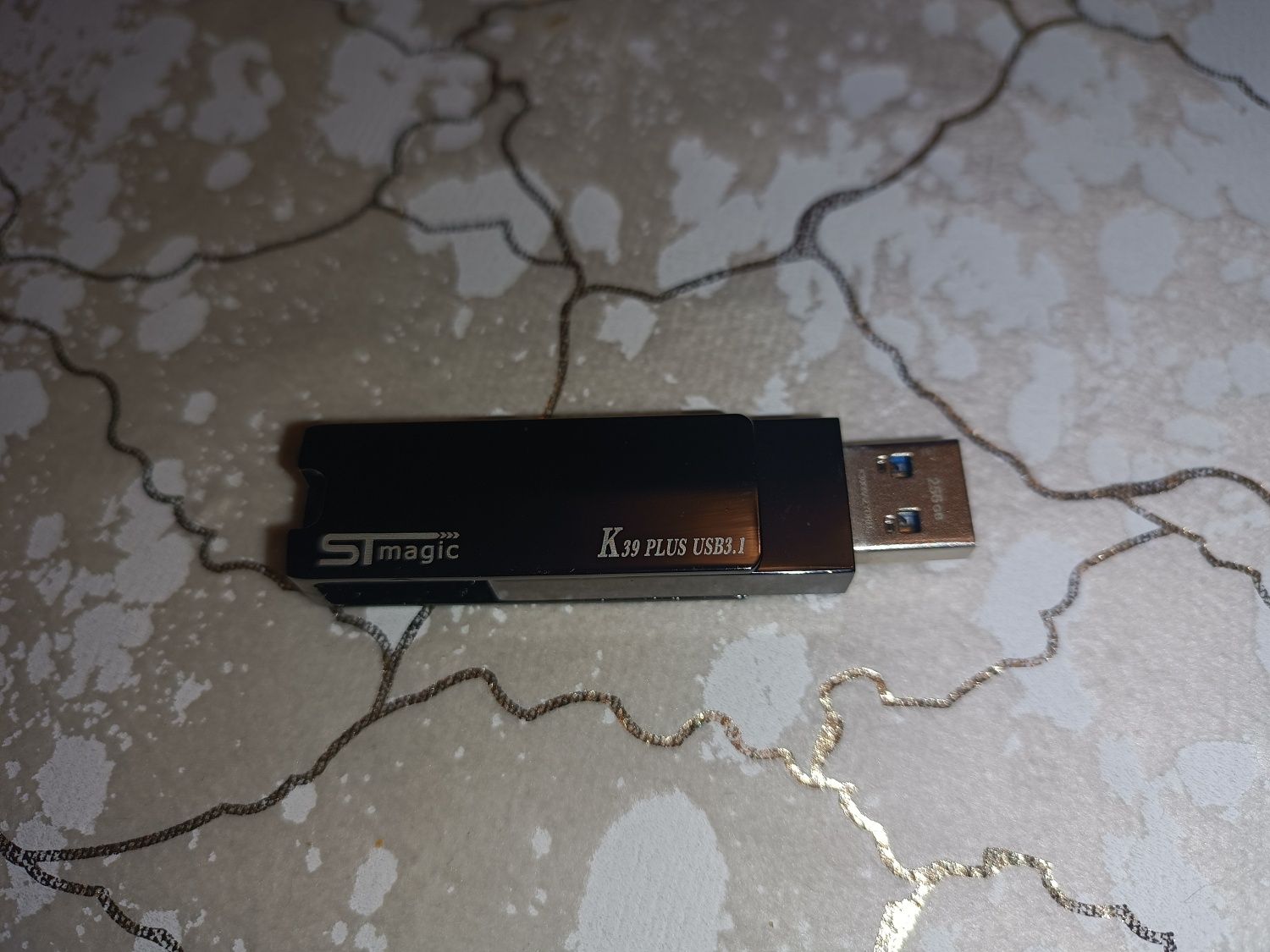 Продам USB накопитель