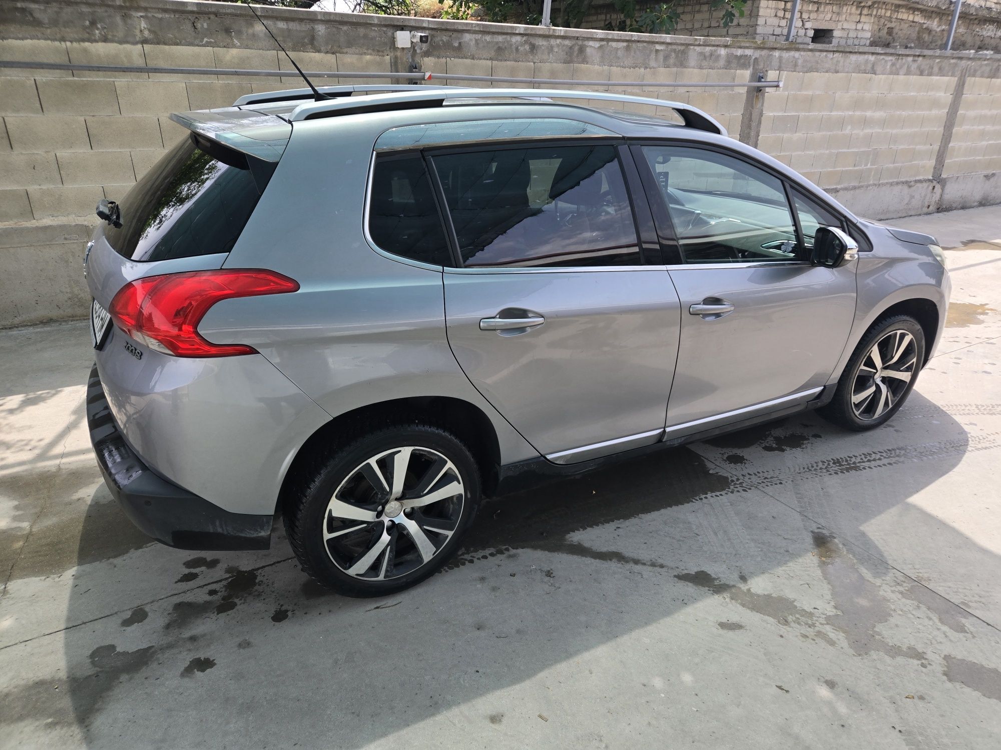 Peugeot 2008 e-HDI ALLURE 1.6 дизелкожа ADBLUE