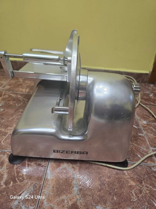 Машина за рязане .работи перфектно