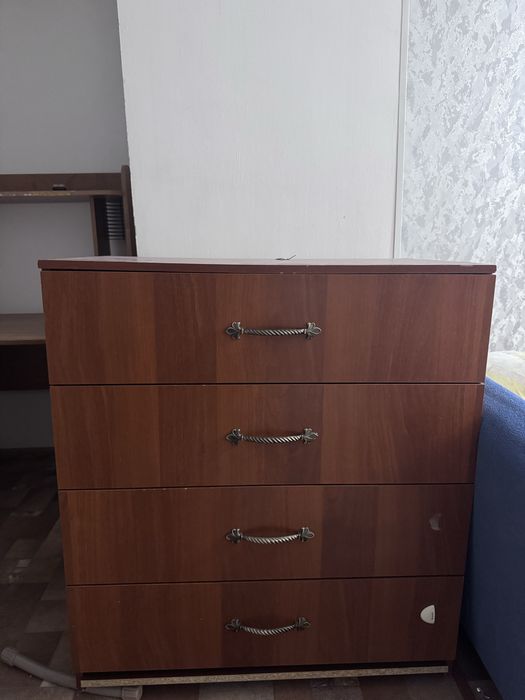 Продам комод старый деревянный