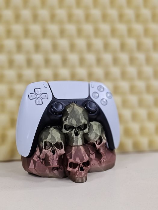 Продавам стойка за PlayStation контролер

Предлагам нови, красиви стой