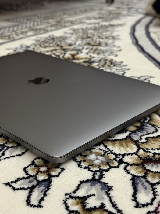 MacBook 15 inch 2019 i7 256Gb touchbar