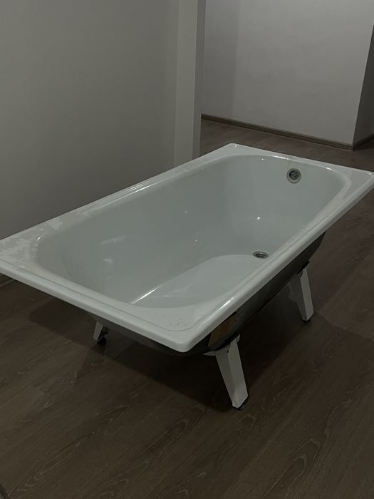 Ванна чугунная новая