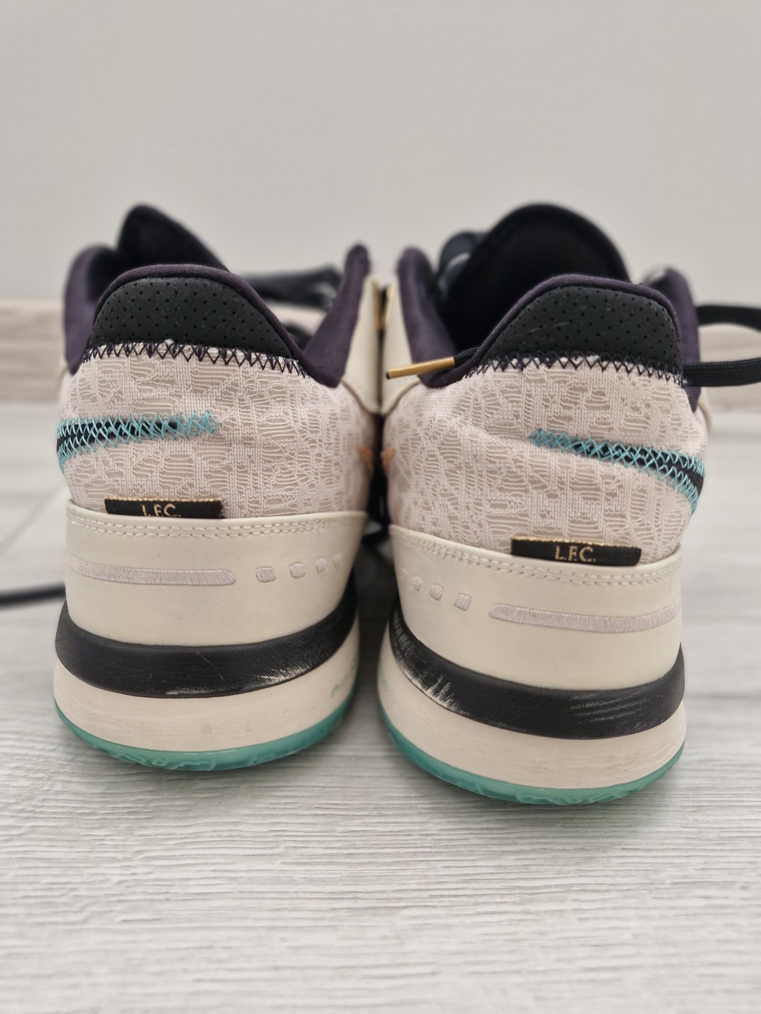 Маратонки Nike Zoom Lebron NXXT Gen AMPD Liverpool FC