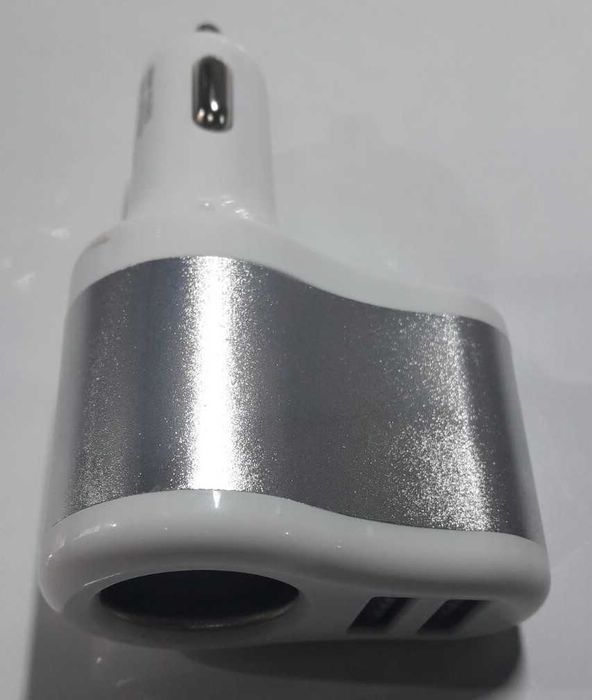 Зарядно за Запалка с 2 USB и Гнездо