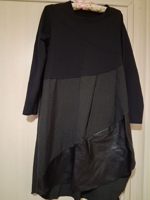 Рокля с кожен елемент