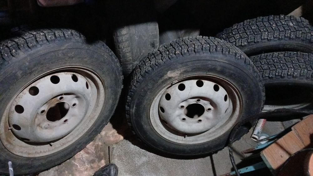 Продам диски с резиной нива