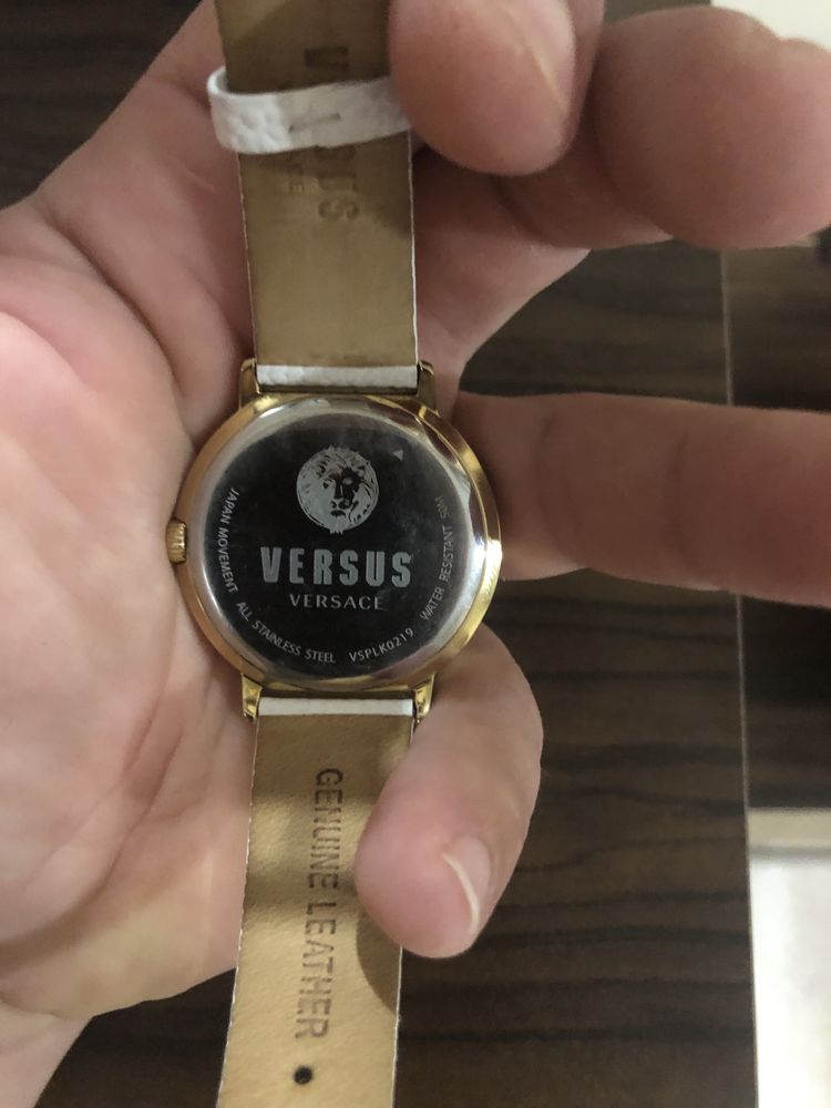 Оригинален дамски часовник Versace Versus