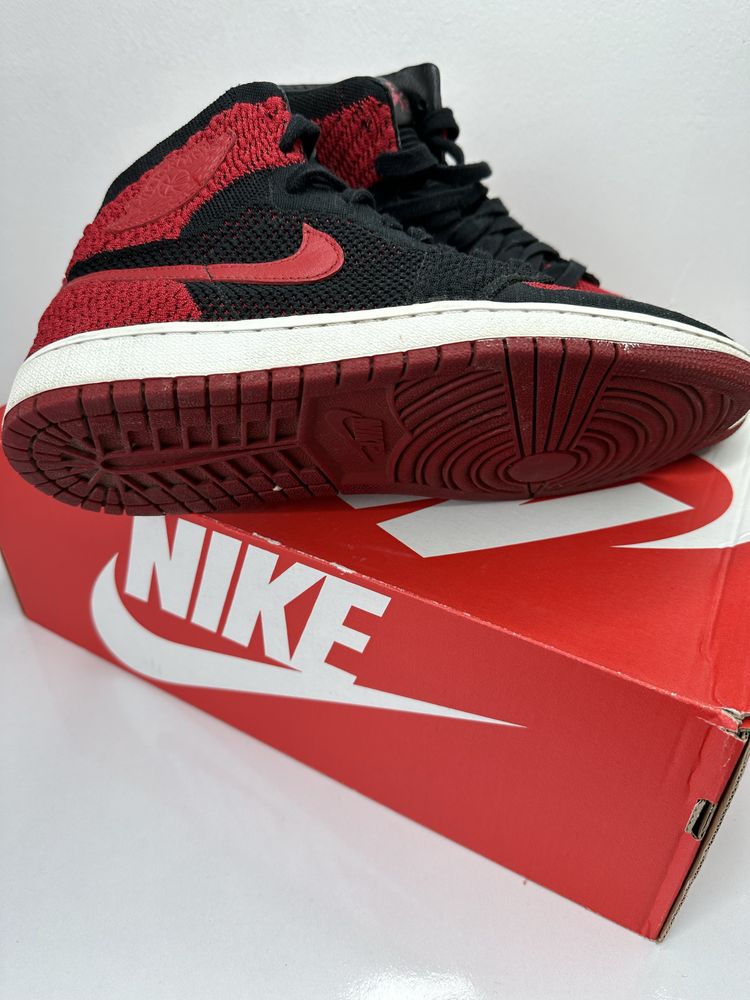 Air Jordan 1 Retro HI Flyknit (41) Маратонки