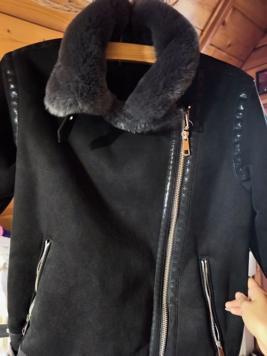 Jachetă de piele întoarsă cu blană pe interior