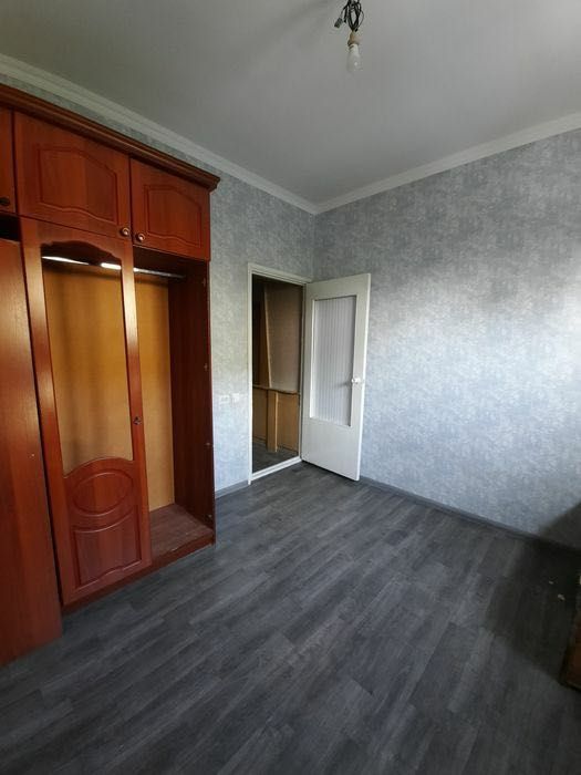 ПРОДАЁТСЯ 2- комн центр ипотека есть,  улучшенная план, 63 кв, 51500!