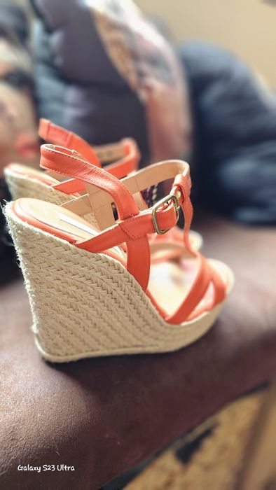 Нови високи сандали 37 номер