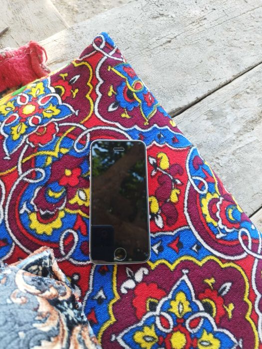 Айфон 5с без единый царапин