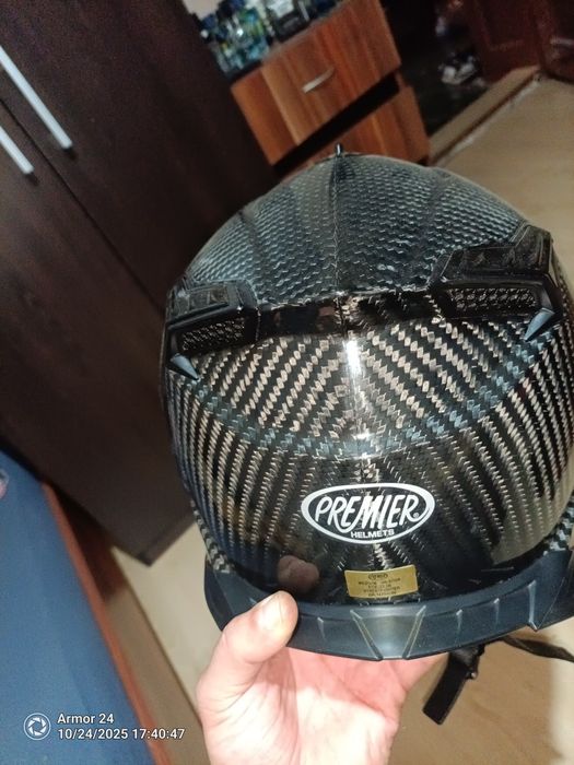 Каска premier street fighter carbon