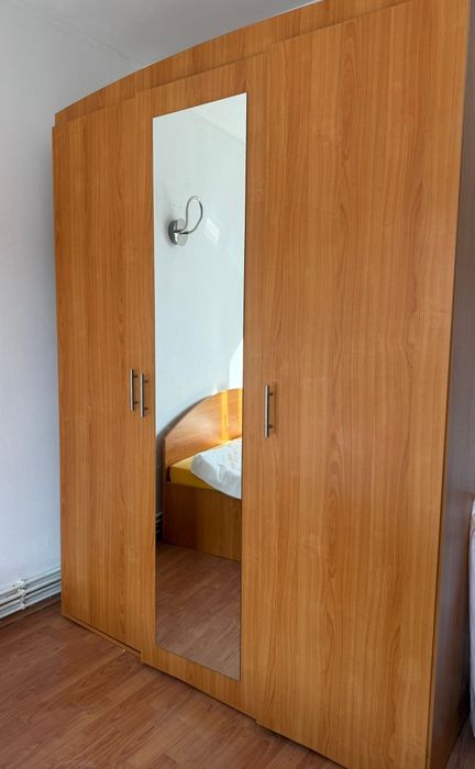 Vând mobila de dormitor și mobila de bucătărie complet utilata