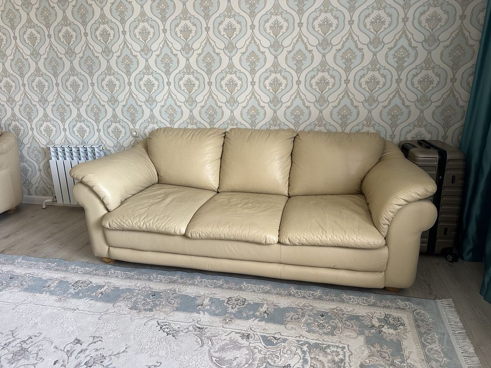 Продам 2 дивана из натуральной кожи