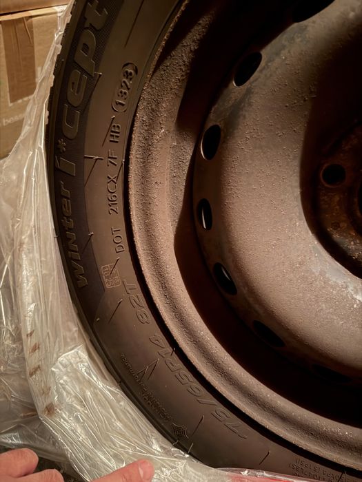 Зимни гуми Hankook 175/65/R14 с джанти за Renault Twingo