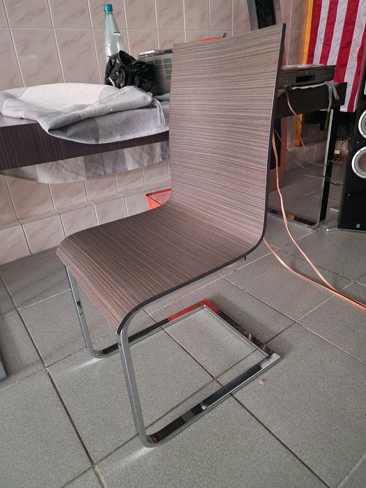 Продам стол обеденный