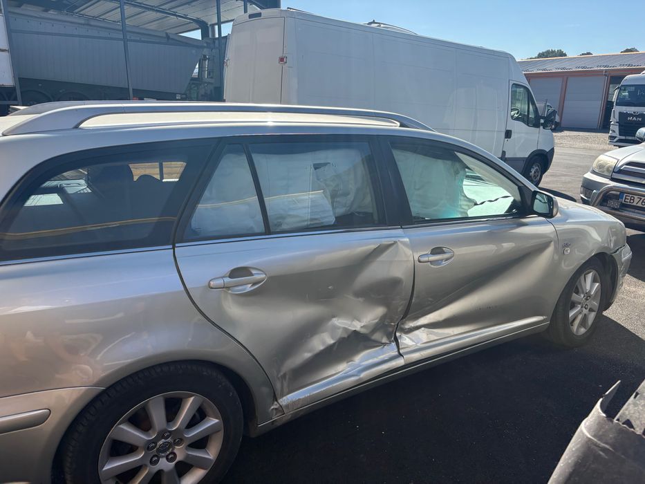 Тойота Авенсис Т25