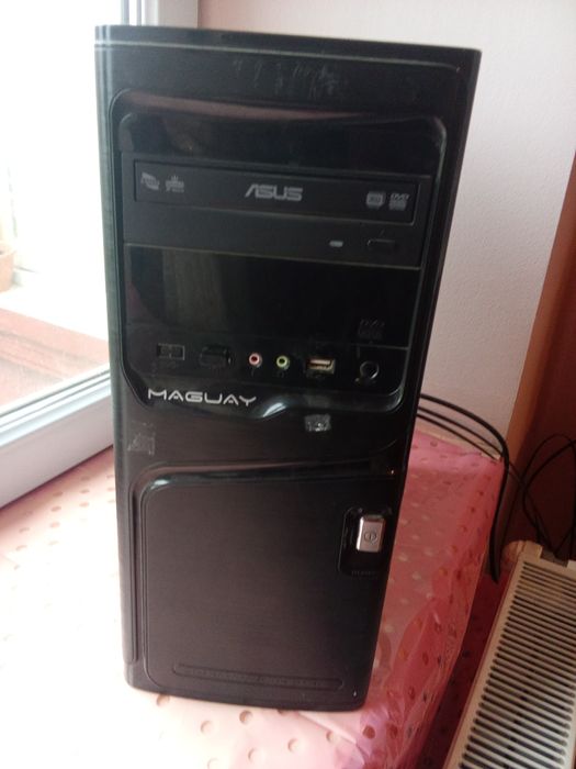 Vând calculator Asus