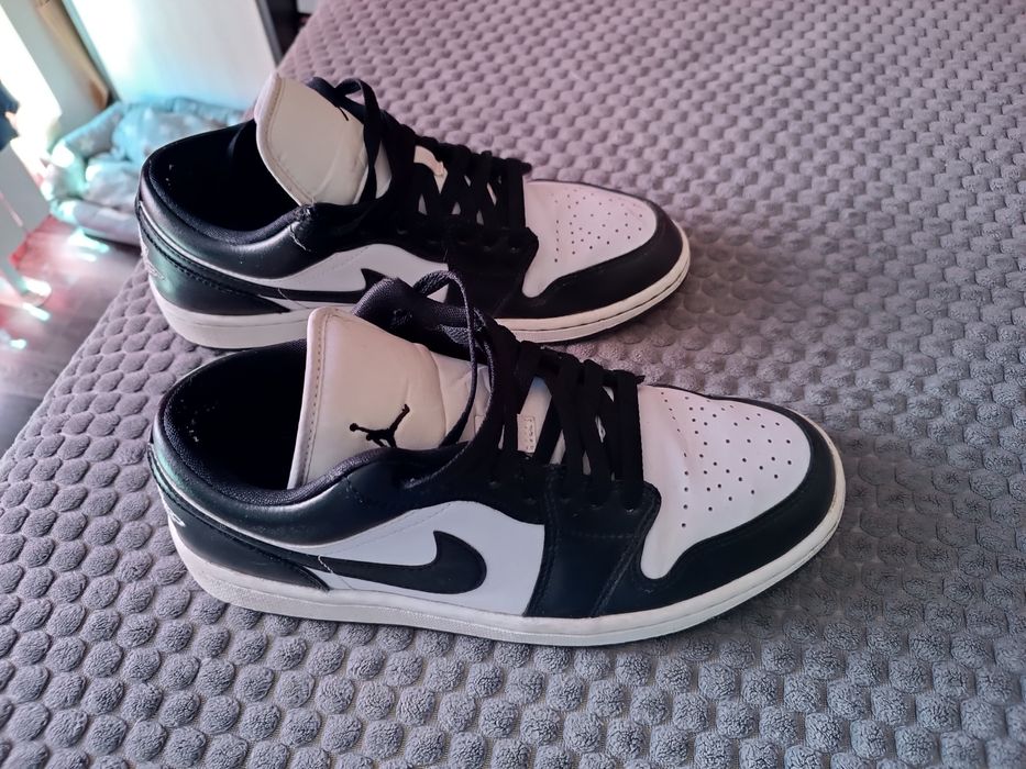 Маратонки и бутонки  NIKE и Converse