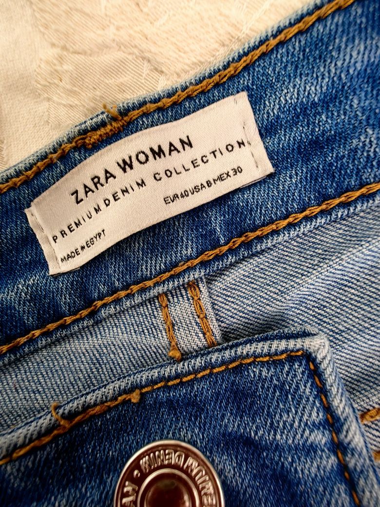 Дънки Zara с флорална бродерия номер 40 эластични