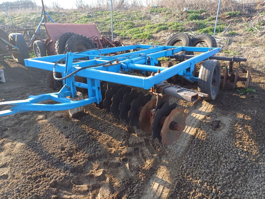 Vand  disc     5500 lei negociabil
