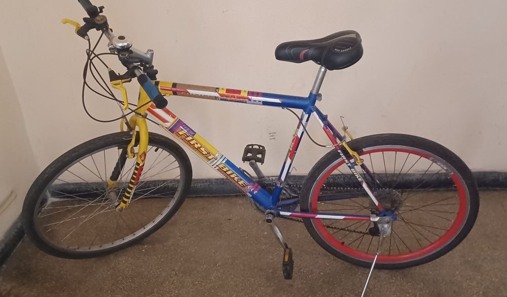 Vând bicicletă first bike!