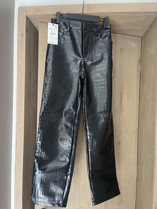 Кожен панталон Zara - имитация на крокодилска кожа