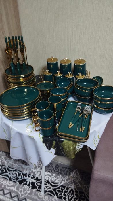 Набор посуды изумруд в поларок набор бокалов