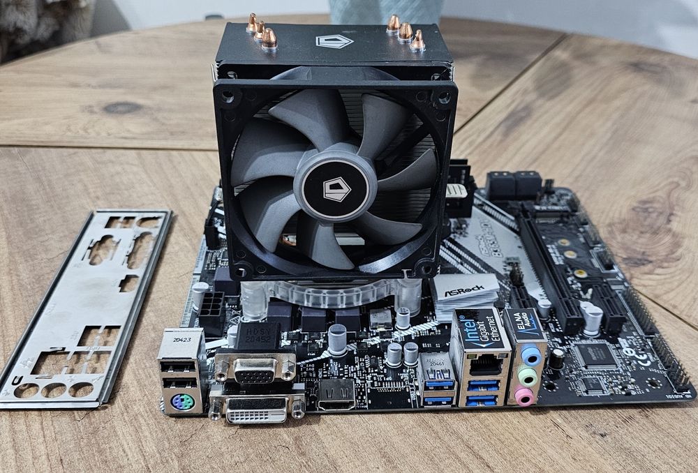 Материнская плата + процессор + куллер