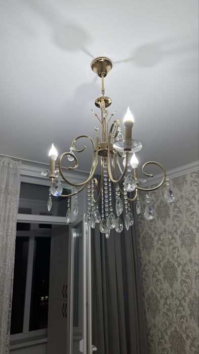 Продам люстру б/у