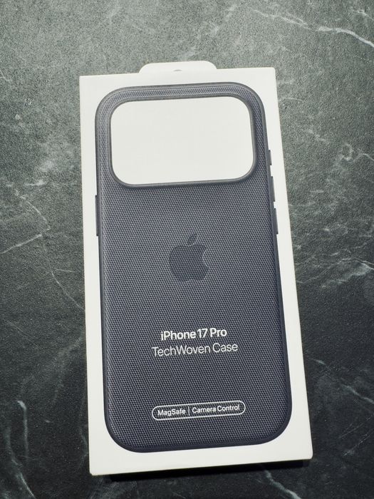 Оригинальный чехол на iphone 17 pro