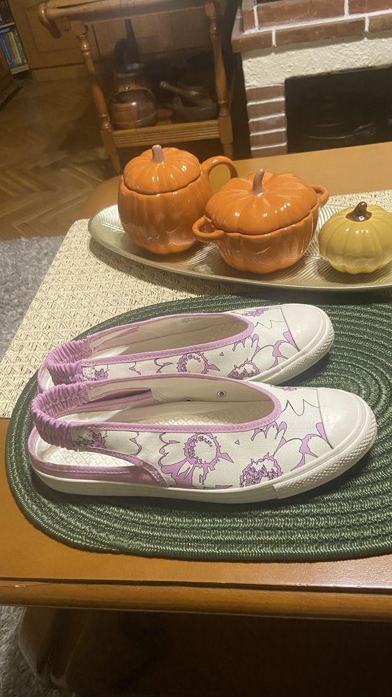 Нови сандали на CONVERSE
