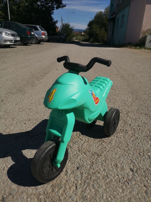 motor, scuter bicicleta plastic verde