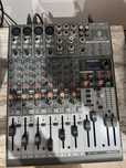 Vand Mixer cu Efecte Behringer Xenyx 1204 FX
