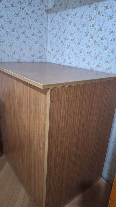 Запазен гардероб (170х165х60) и ракла (80х80х55)