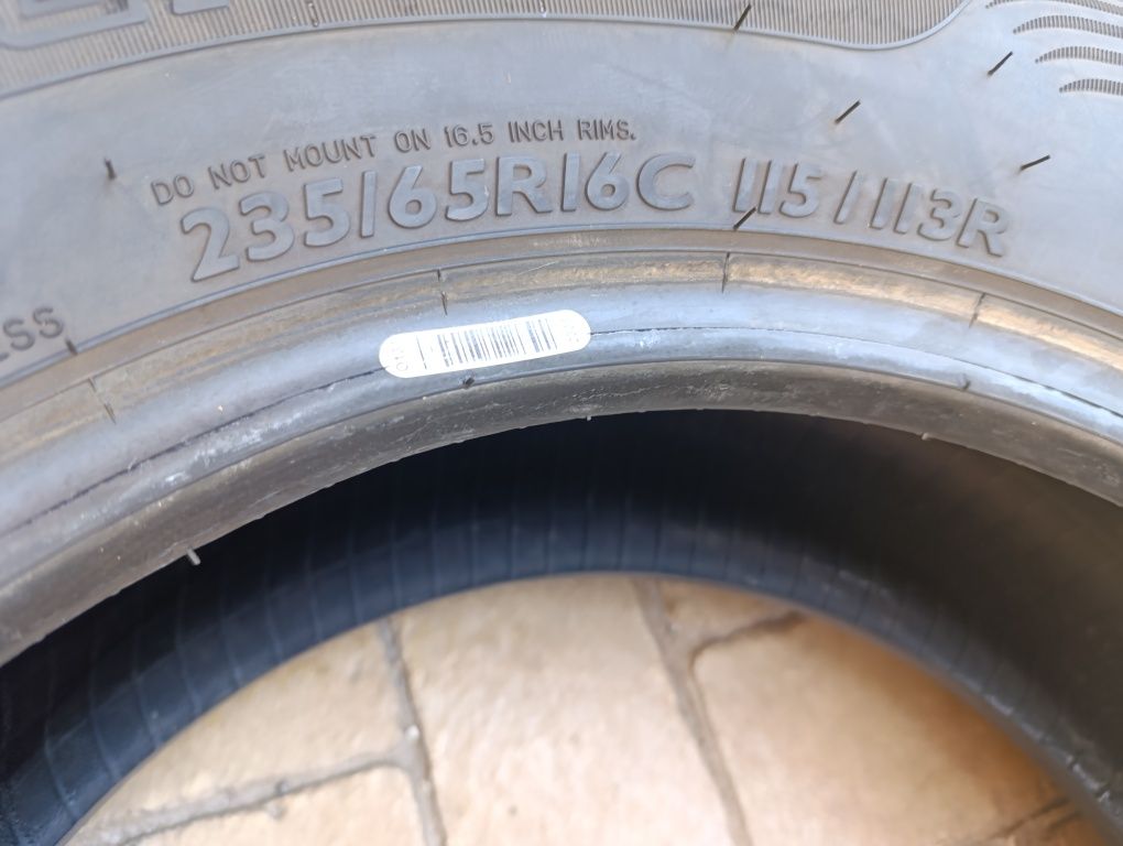 Гуми за Микробус 235/65/16 С Dunlop 9мм.