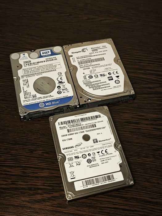Hard disk-uri 2.5" — 500GB și 250GB, stare perfectă, fără bad-uri, săn