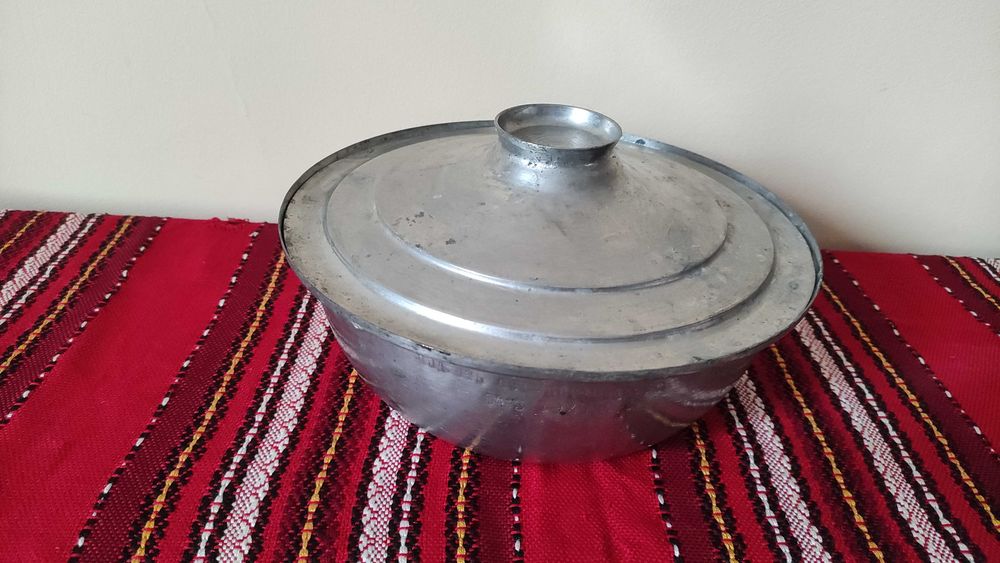 Стари медни съдове за готвене