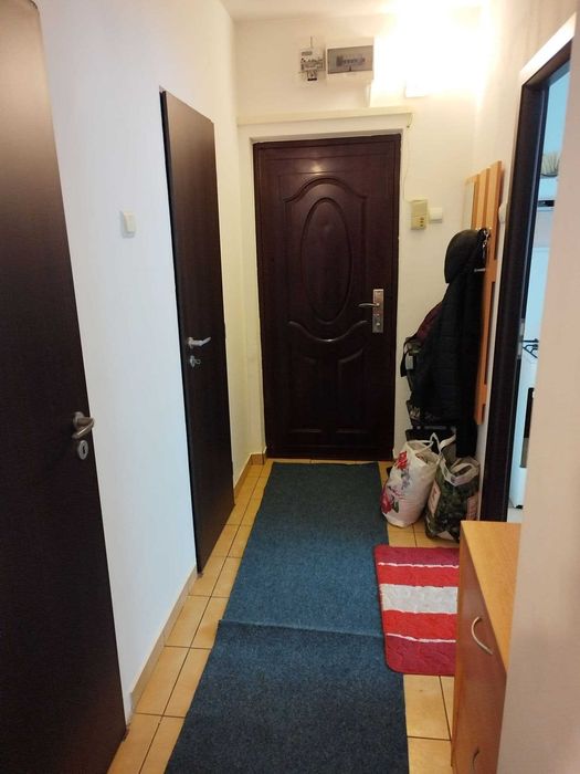Apartament 3 camere decomandat de închiriat Alexandru cel Bun