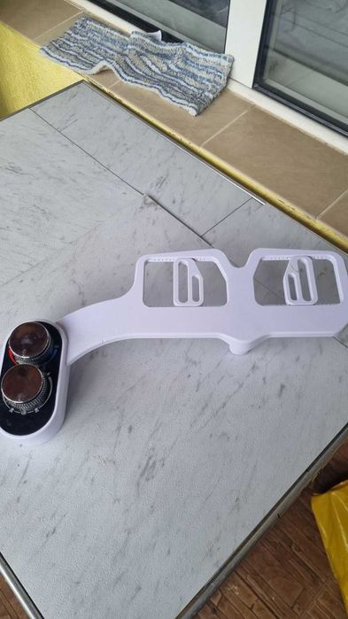 Приставка за биде с топла и студена вода за тоалетна