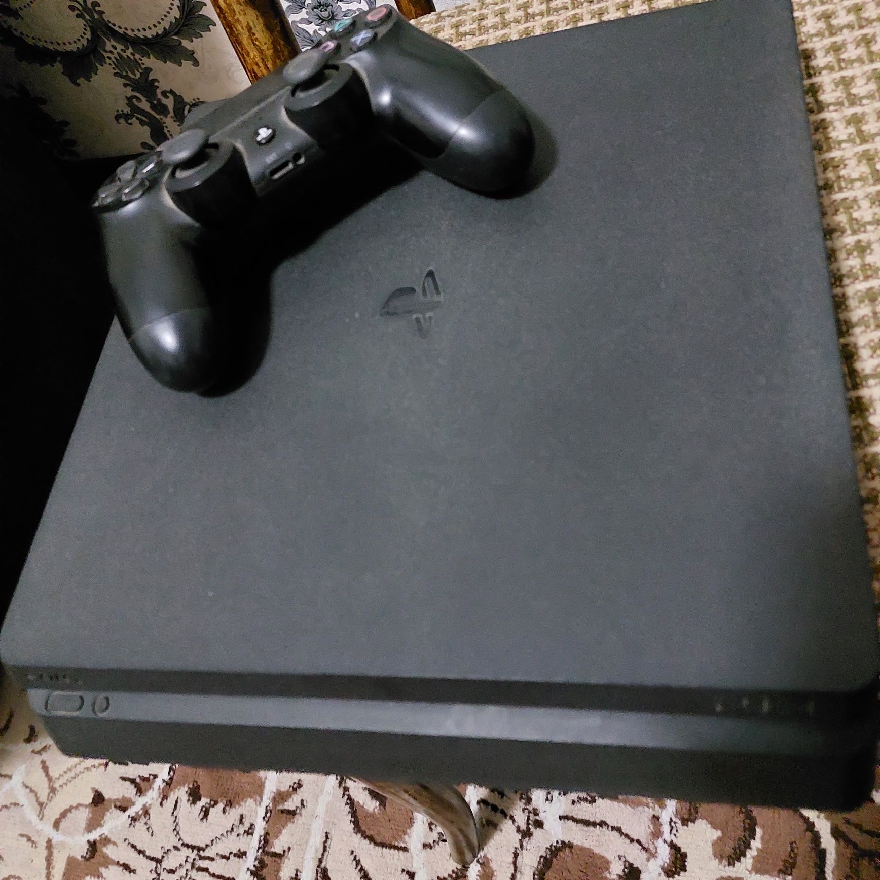 Play station 4 slim 500 gb