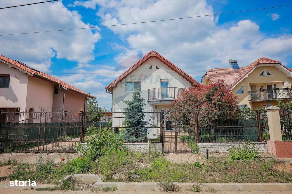 Casă / Vilă cu 4 camere de închiriat, în Nojorid