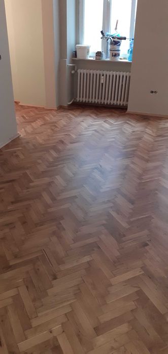 Вашият естествен под е изгубил блясъка си. Реновирайте го сега.