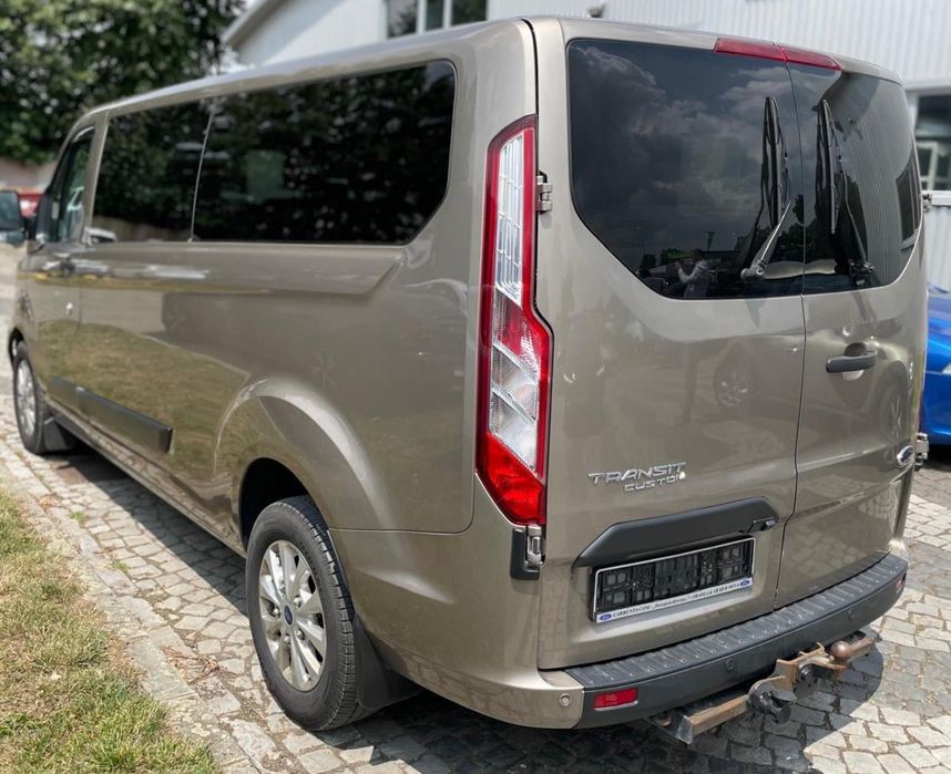 Ford Transit Custom 9 persoane