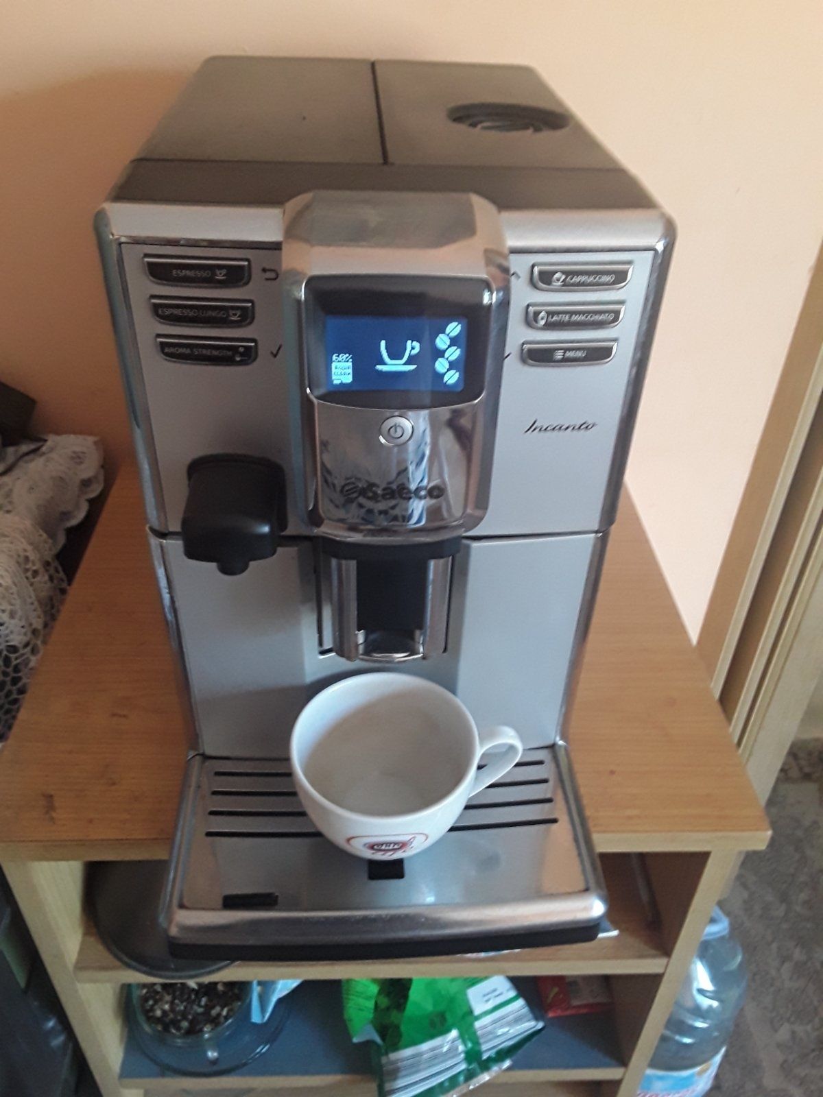 Продавам кафе автомат Съеко Инканто