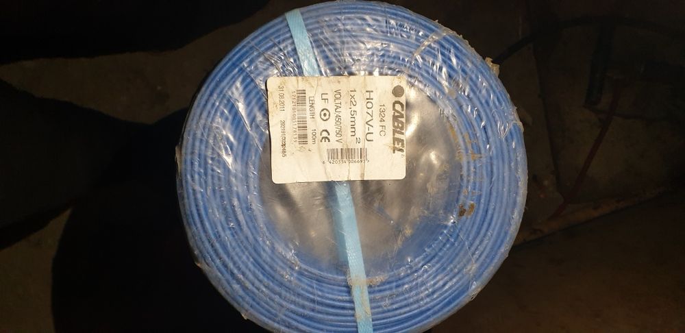 conductorului electric H07V-U 1x2,5mm² din imagine variază în funcție